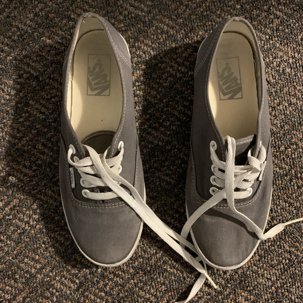 Vans - Picture 2 of 8